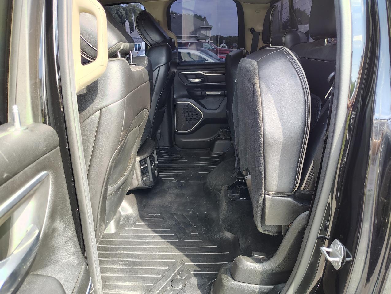 RAM 1500 Laramie Quad Cab 4WD 2019