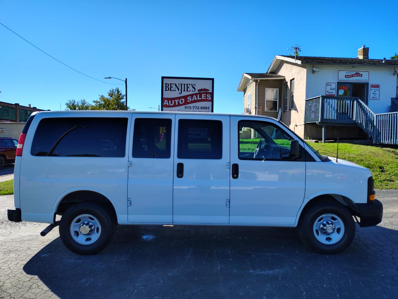 Chevrolet Express LS 2500 2013