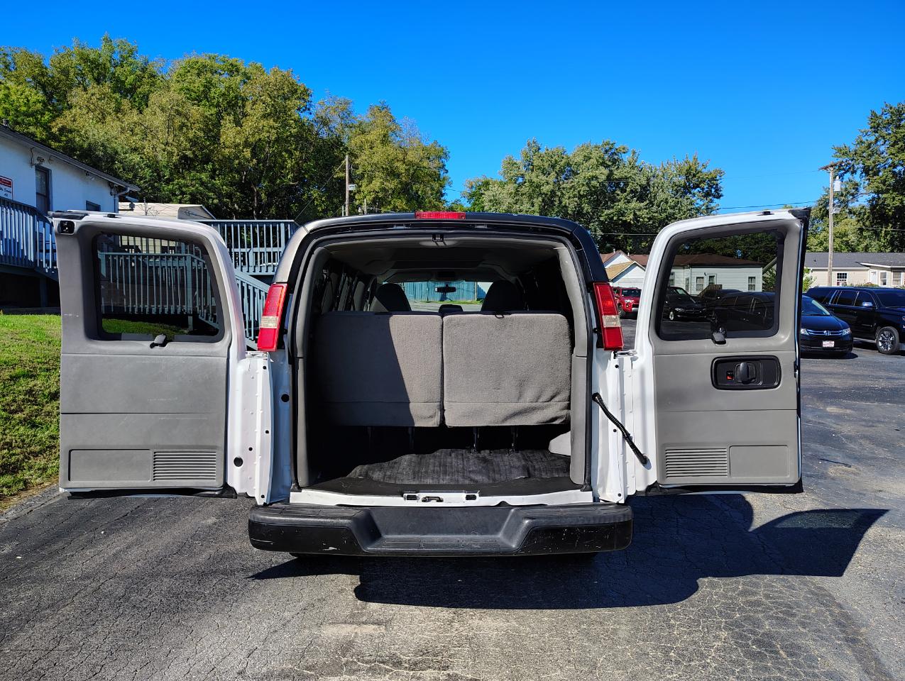 Chevrolet Express LS 2500 2013