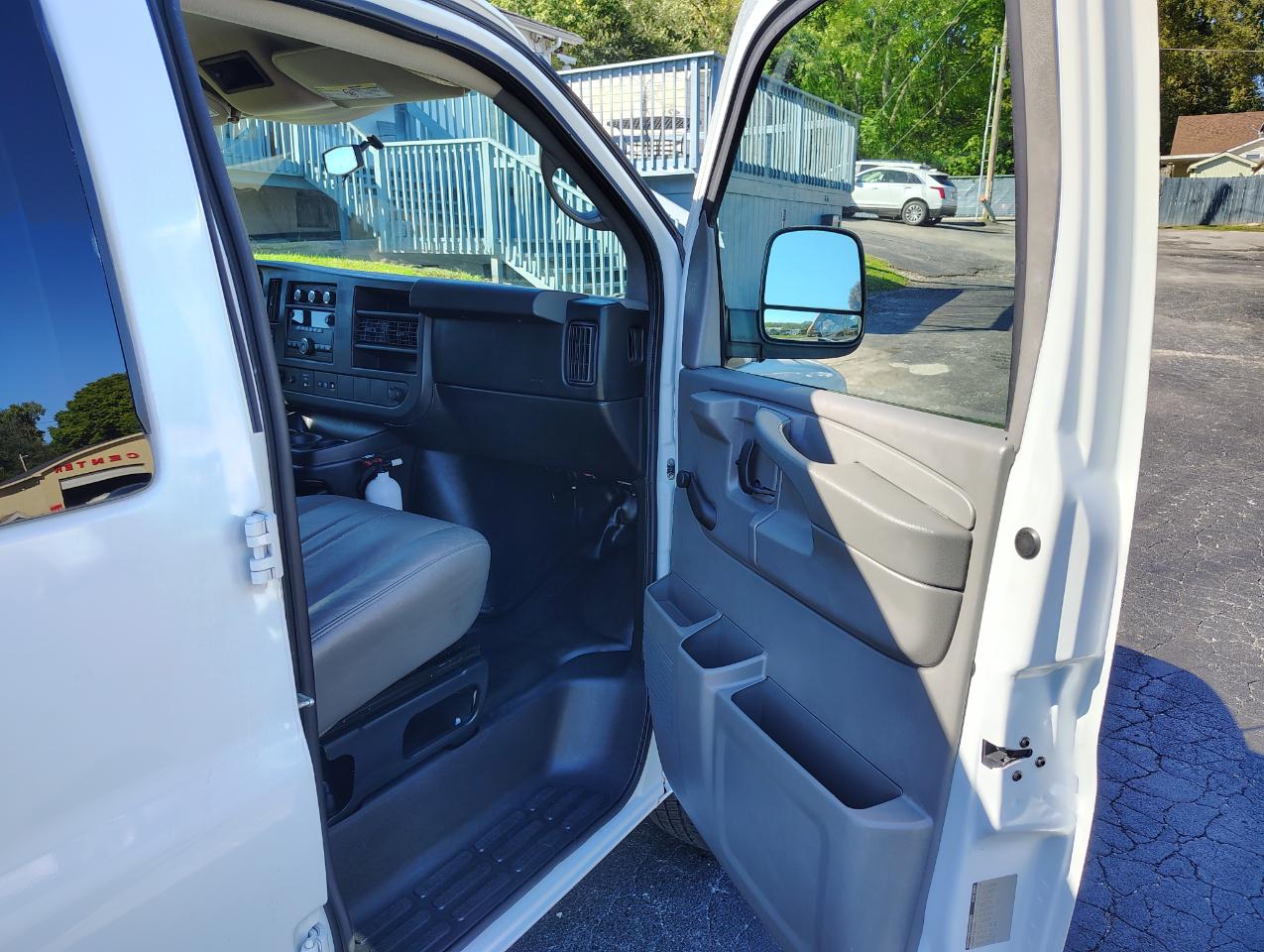 Chevrolet Express LS 2500 2013