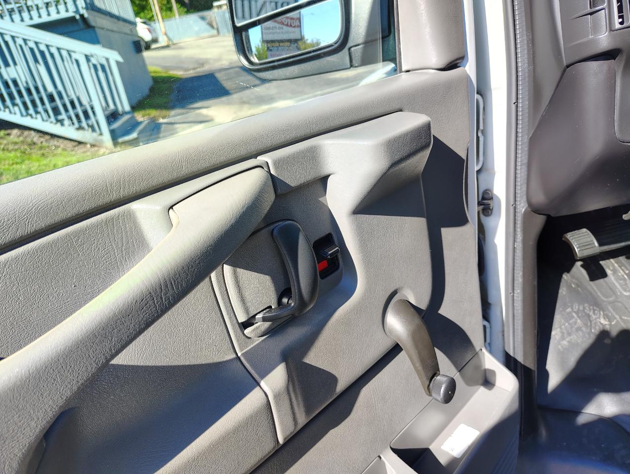 Chevrolet Express LS 2500 2013