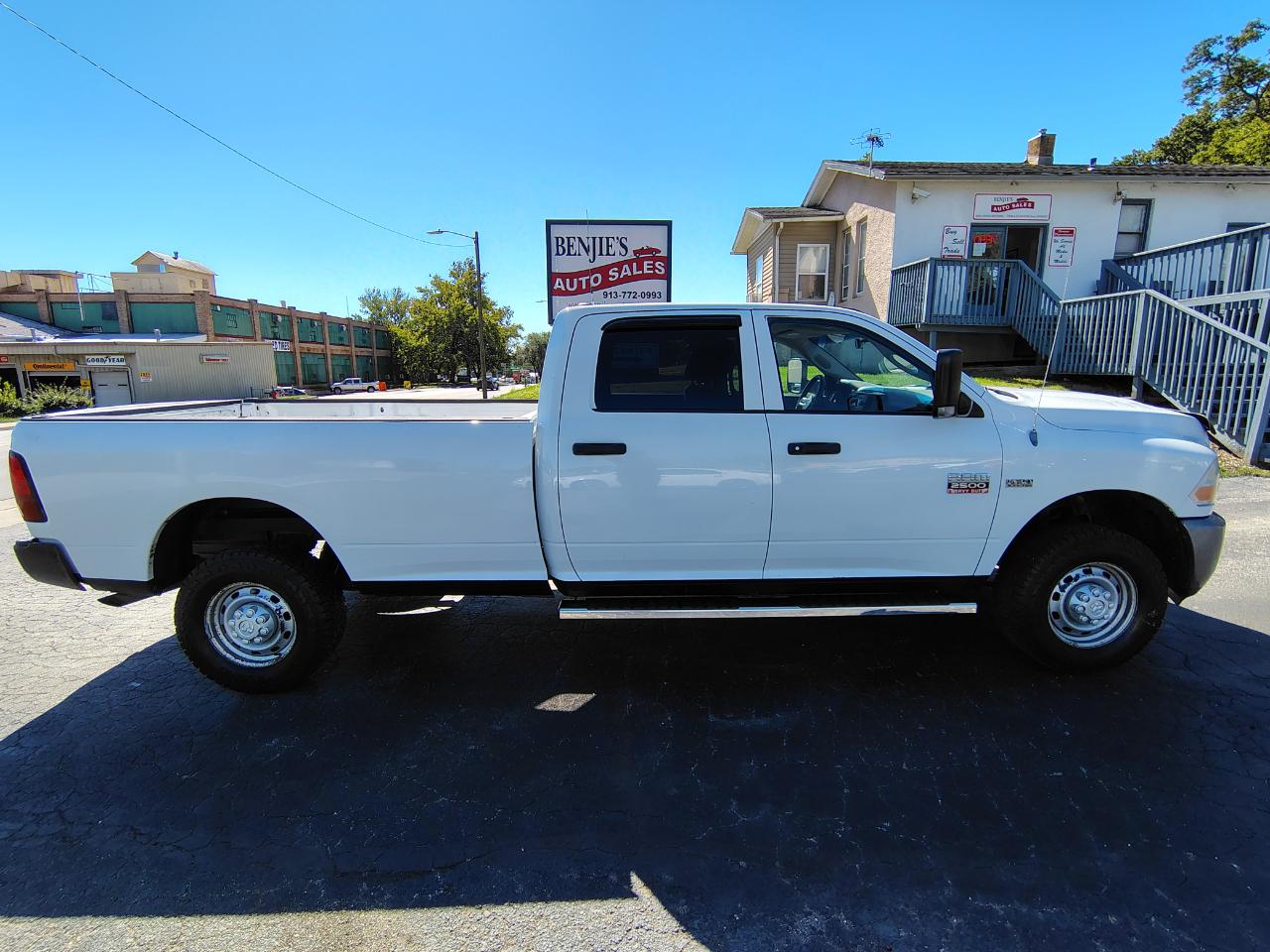 RAM 2500 Laramie Crew Cab LWB 4WD 2011