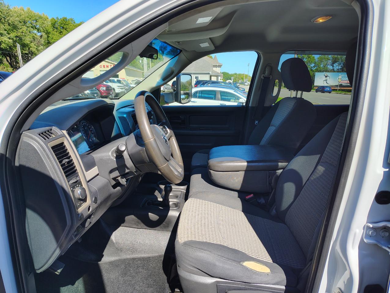RAM 2500 Laramie Crew Cab LWB 4WD 2011