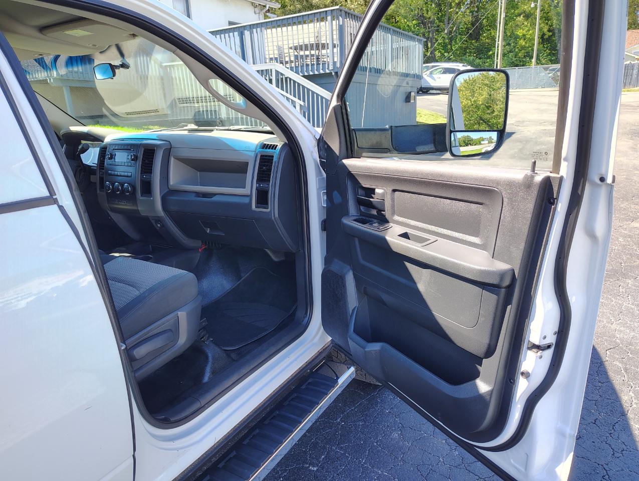 RAM 2500 Laramie Crew Cab LWB 4WD 2011