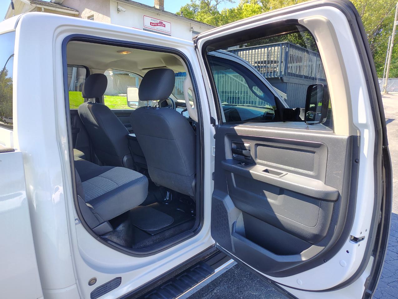 RAM 2500 Laramie Crew Cab LWB 4WD 2011