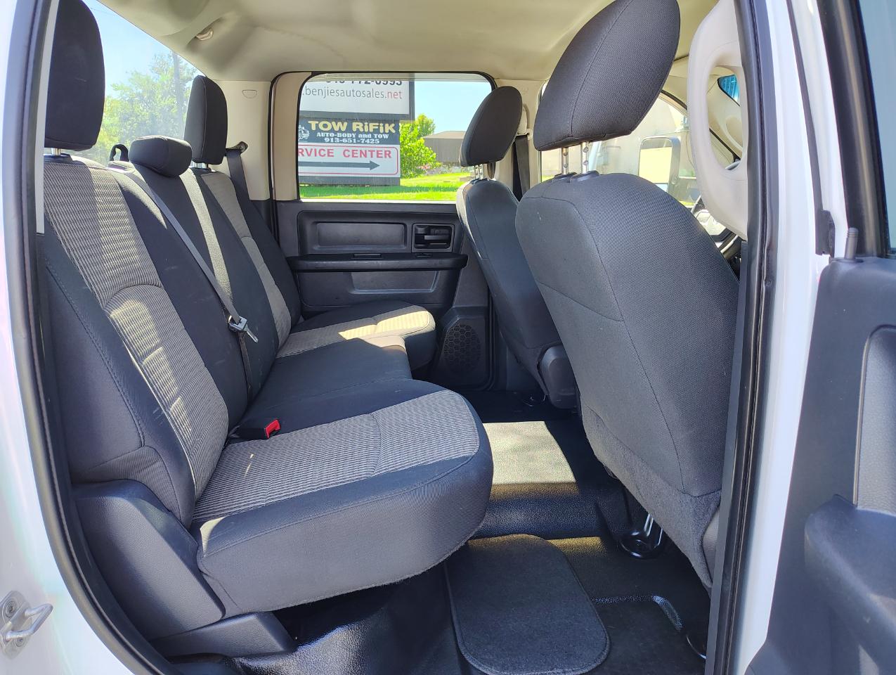 RAM 2500 Laramie Crew Cab LWB 4WD 2011