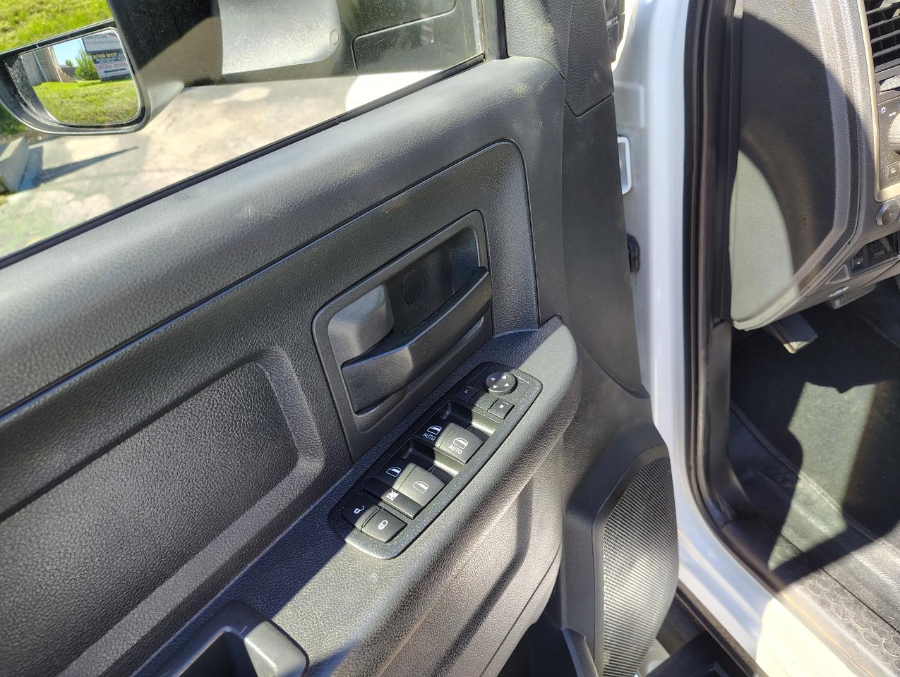 RAM 2500 Laramie Crew Cab LWB 4WD 2011