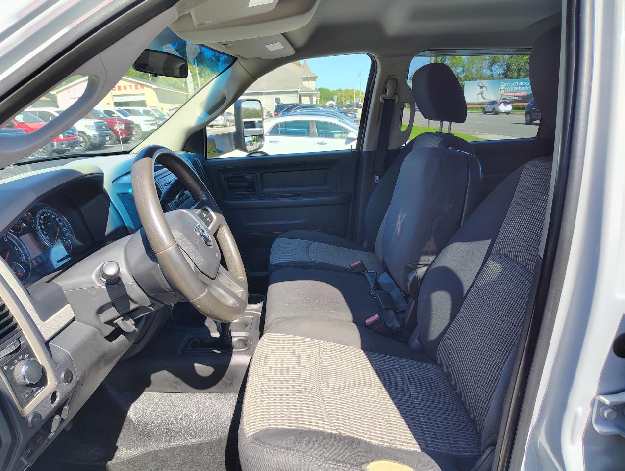 RAM 2500 Laramie Crew Cab LWB 4WD 2011