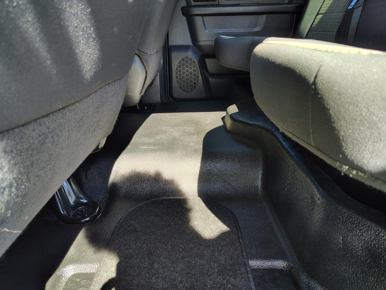 RAM 2500 Laramie Crew Cab LWB 4WD 2011