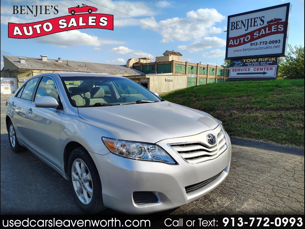 Toyota Camry Base 6-Spd AT 2011