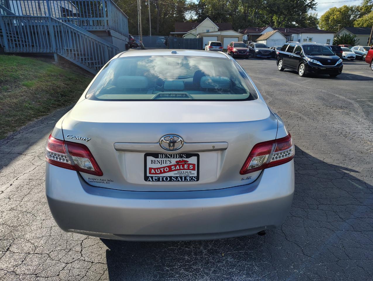 Toyota Camry Base 6-Spd AT 2011