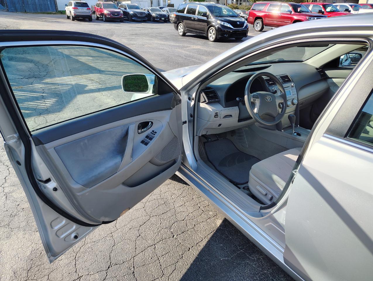 Toyota Camry Base 6-Spd AT 2011