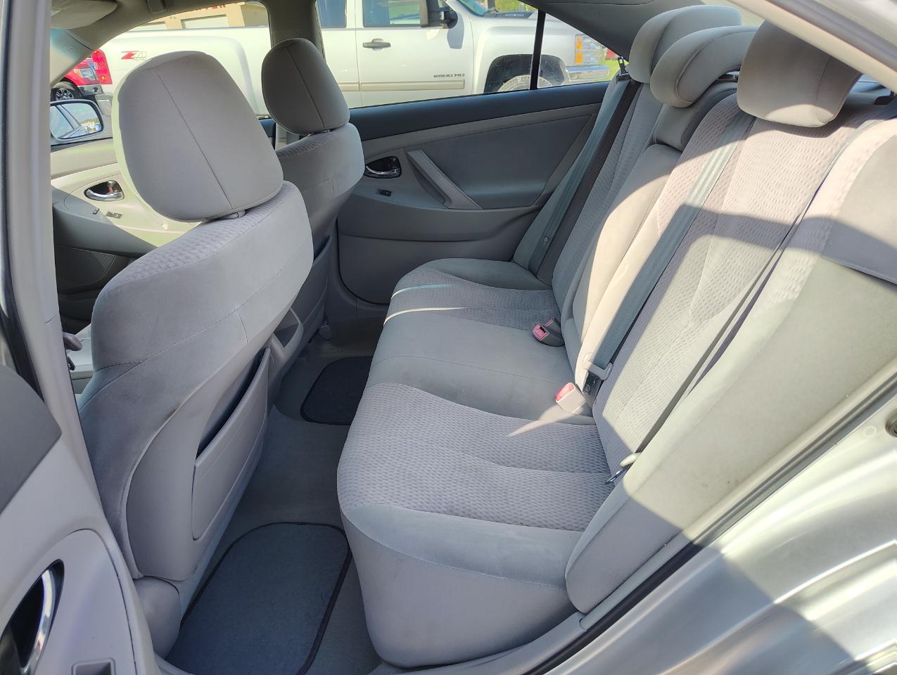 Toyota Camry Base 6-Spd AT 2011