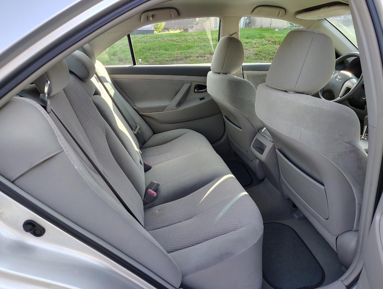 Toyota Camry Base 6-Spd AT 2011