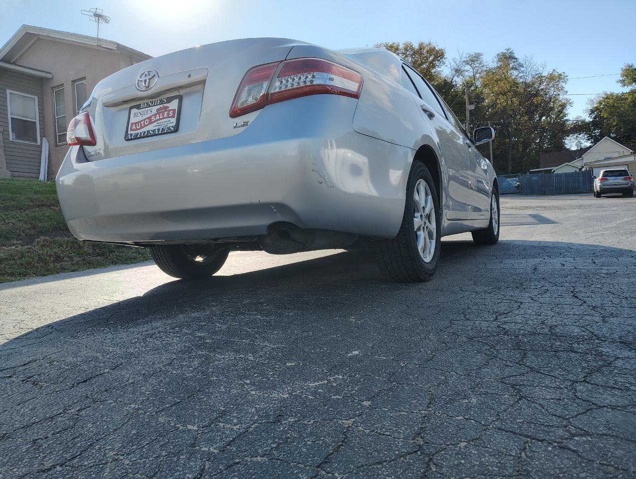 Toyota Camry Base 6-Spd AT 2011