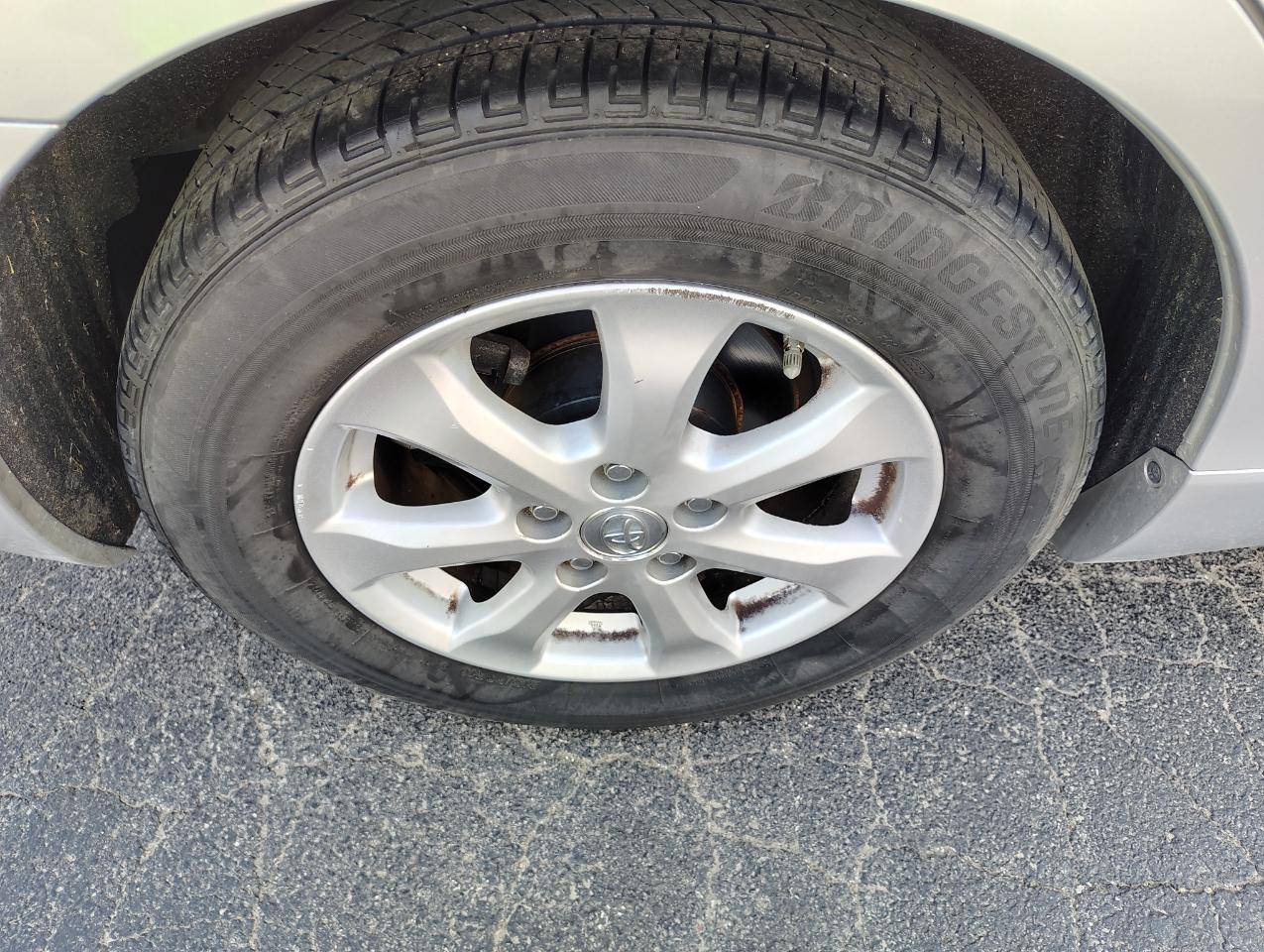 Toyota Camry Base 6-Spd AT 2011