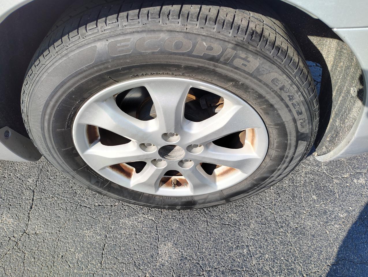 Toyota Camry Base 6-Spd AT 2011