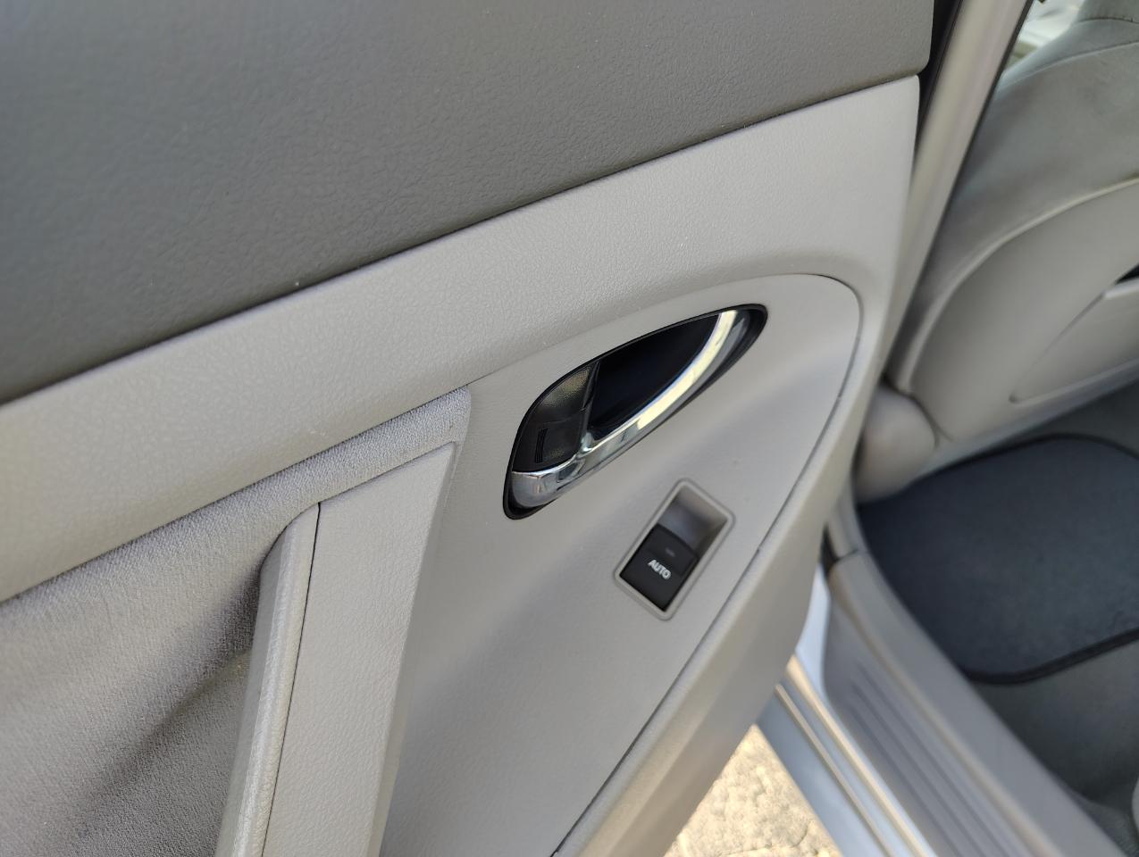 Toyota Camry Base 6-Spd AT 2011