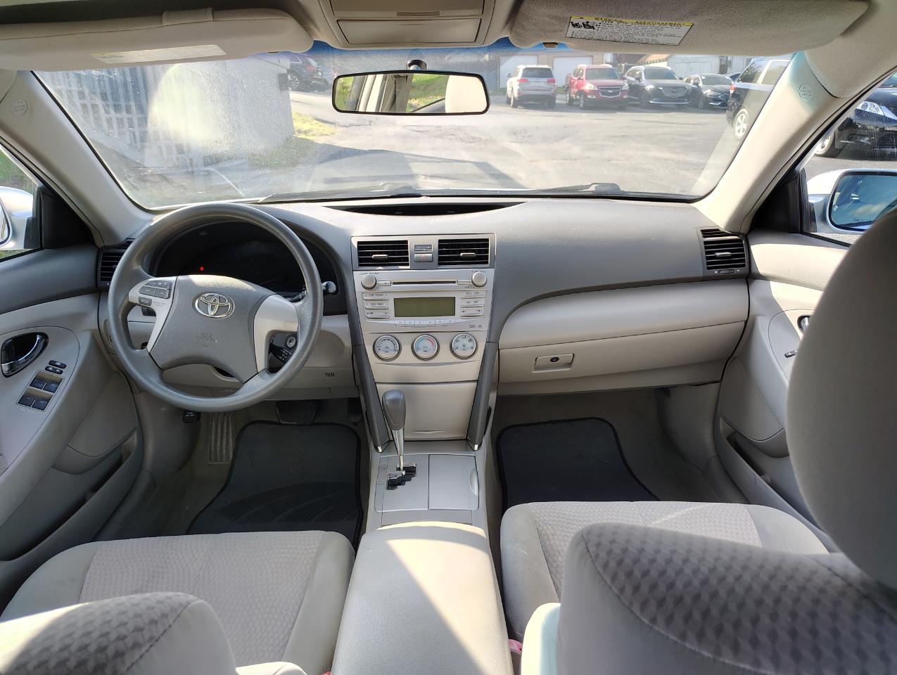 Toyota Camry Base 6-Spd AT 2011