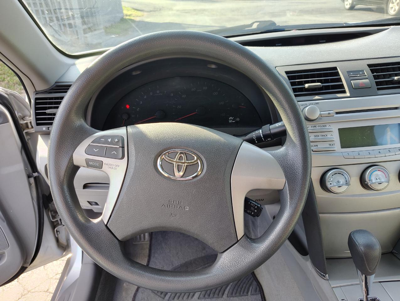 Toyota Camry Base 6-Spd AT 2011