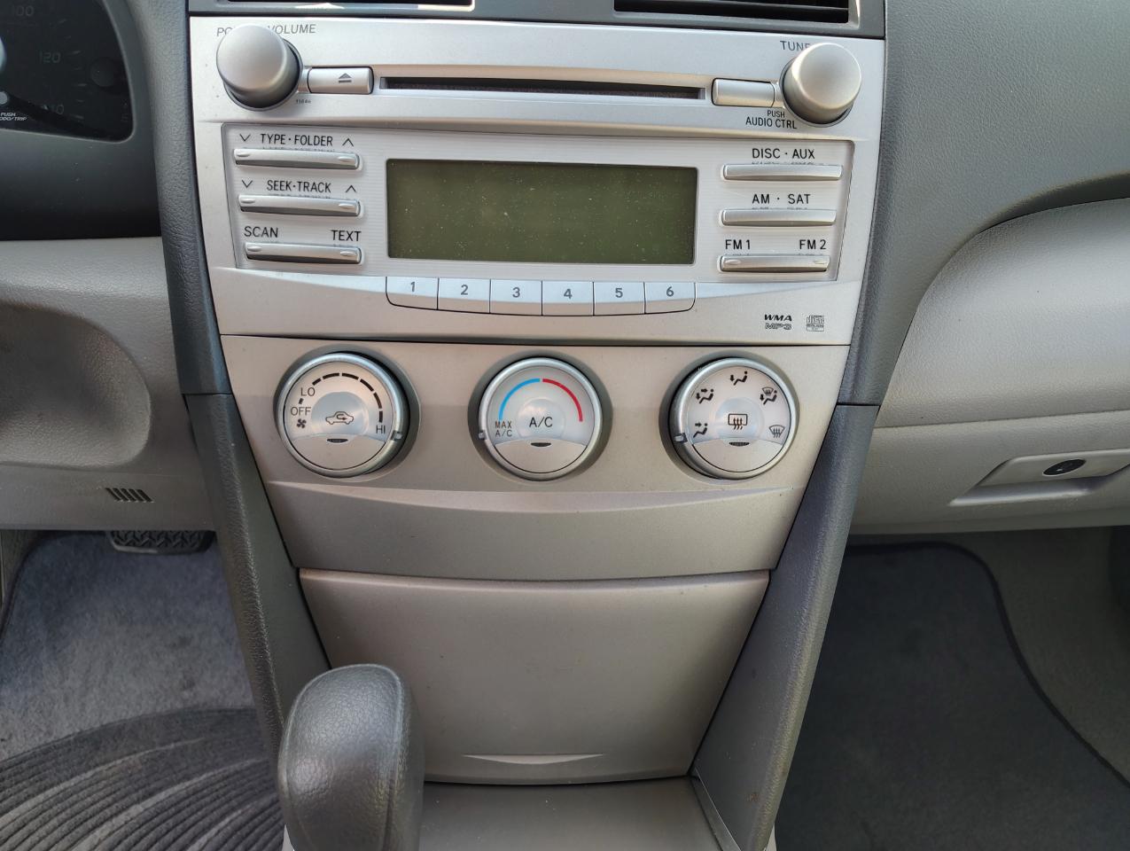 Toyota Camry Base 6-Spd AT 2011