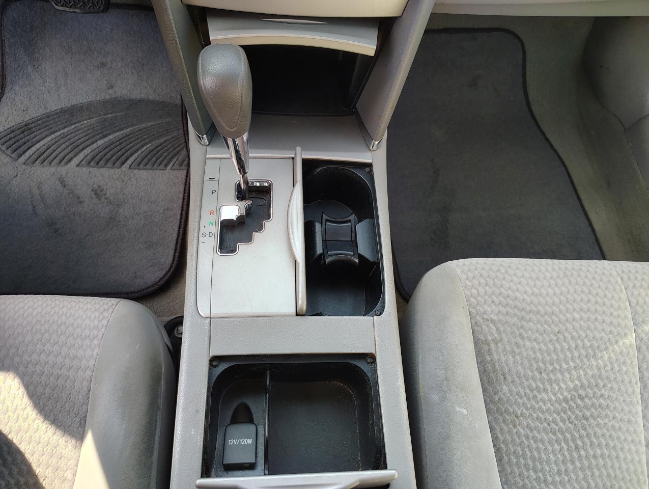 Toyota Camry Base 6-Spd AT 2011