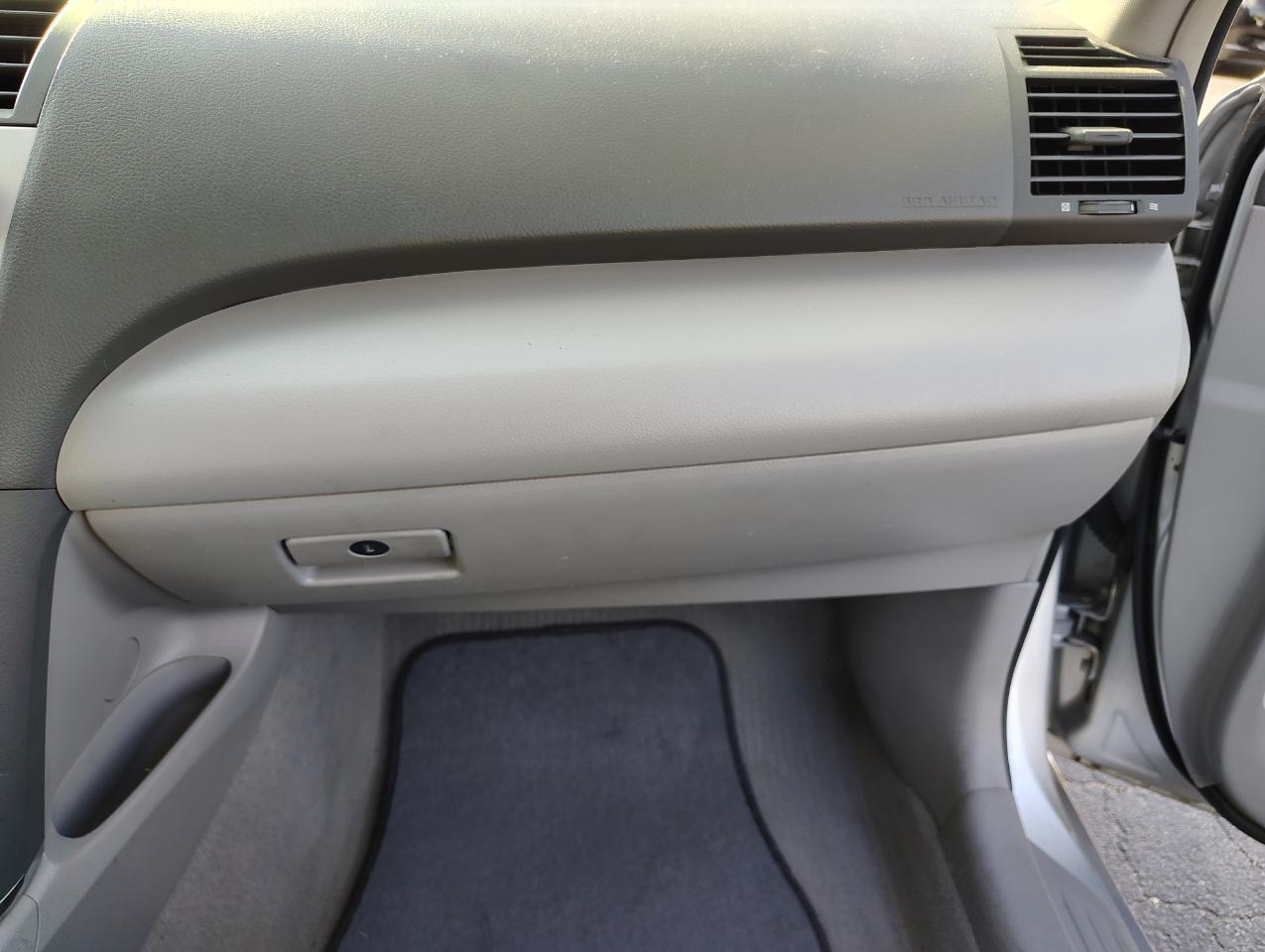 Toyota Camry Base 6-Spd AT 2011