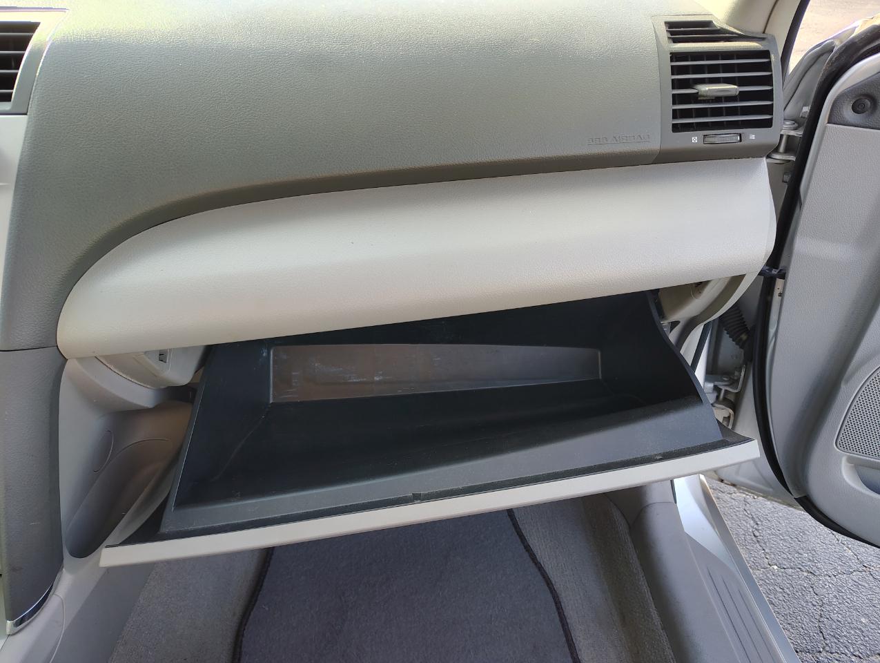Toyota Camry Base 6-Spd AT 2011
