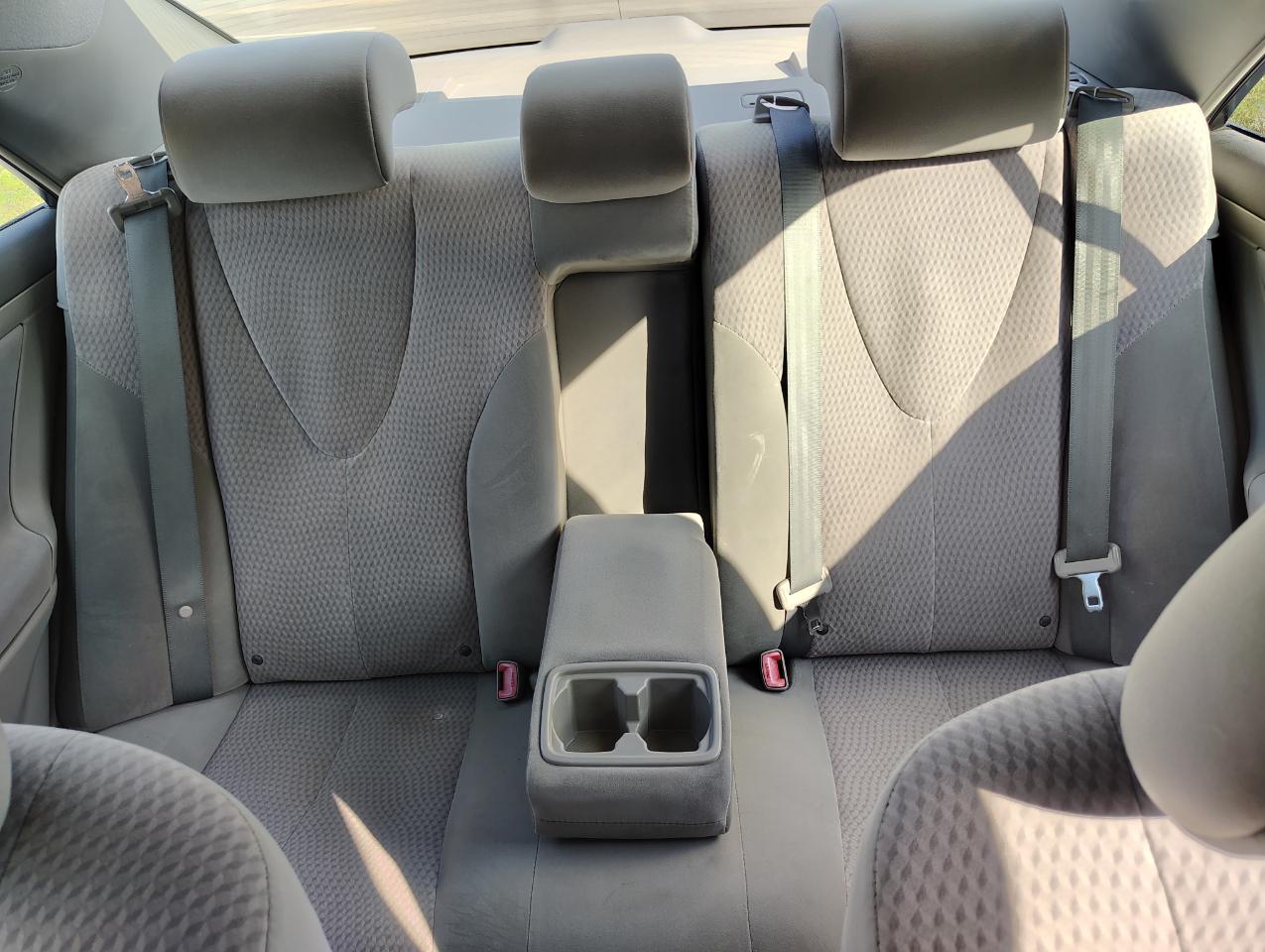 Toyota Camry Base 6-Spd AT 2011