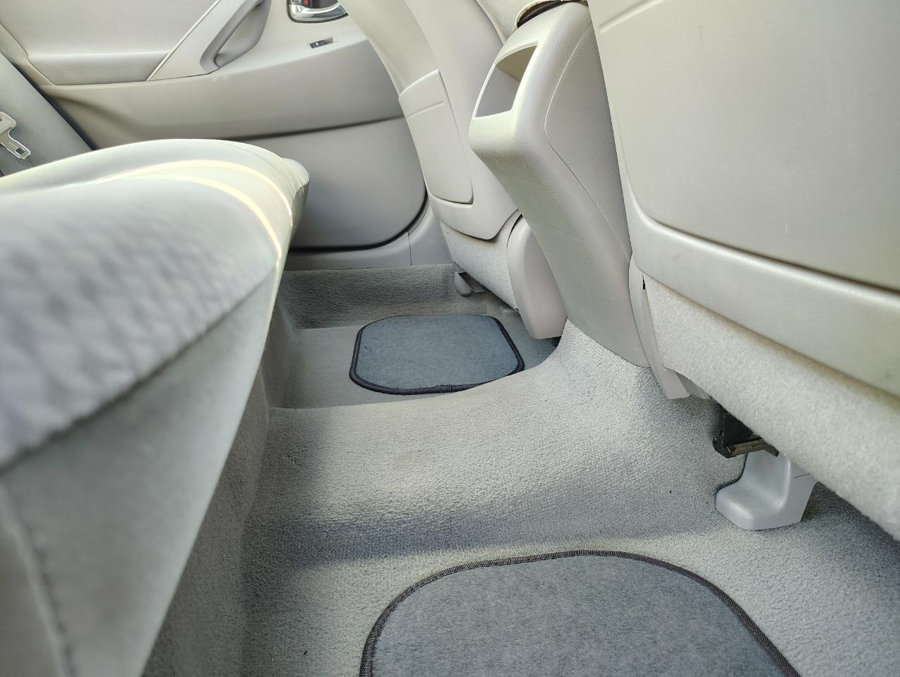 Toyota Camry Base 6-Spd AT 2011