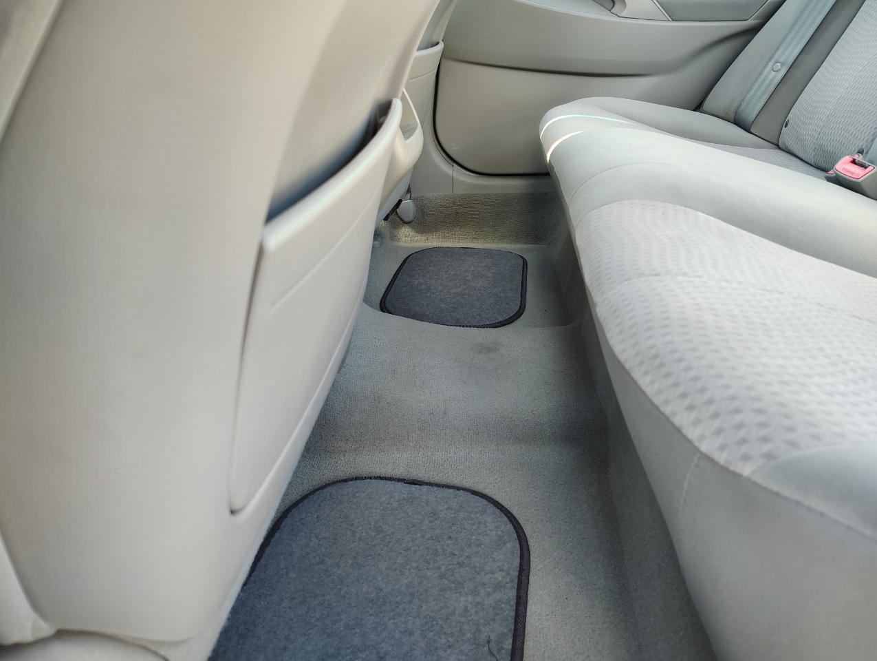 Toyota Camry Base 6-Spd AT 2011