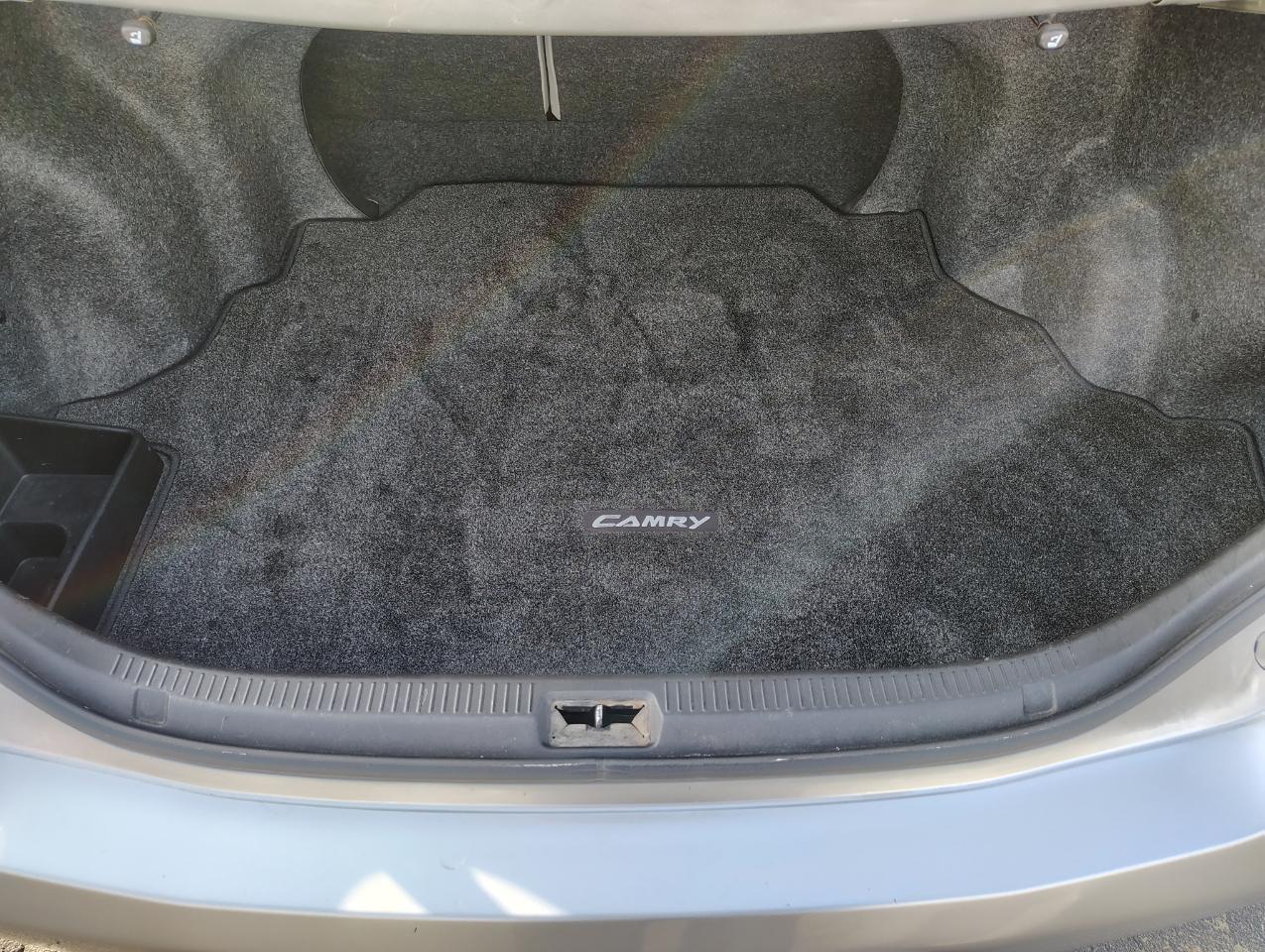 Toyota Camry Base 6-Spd AT 2011