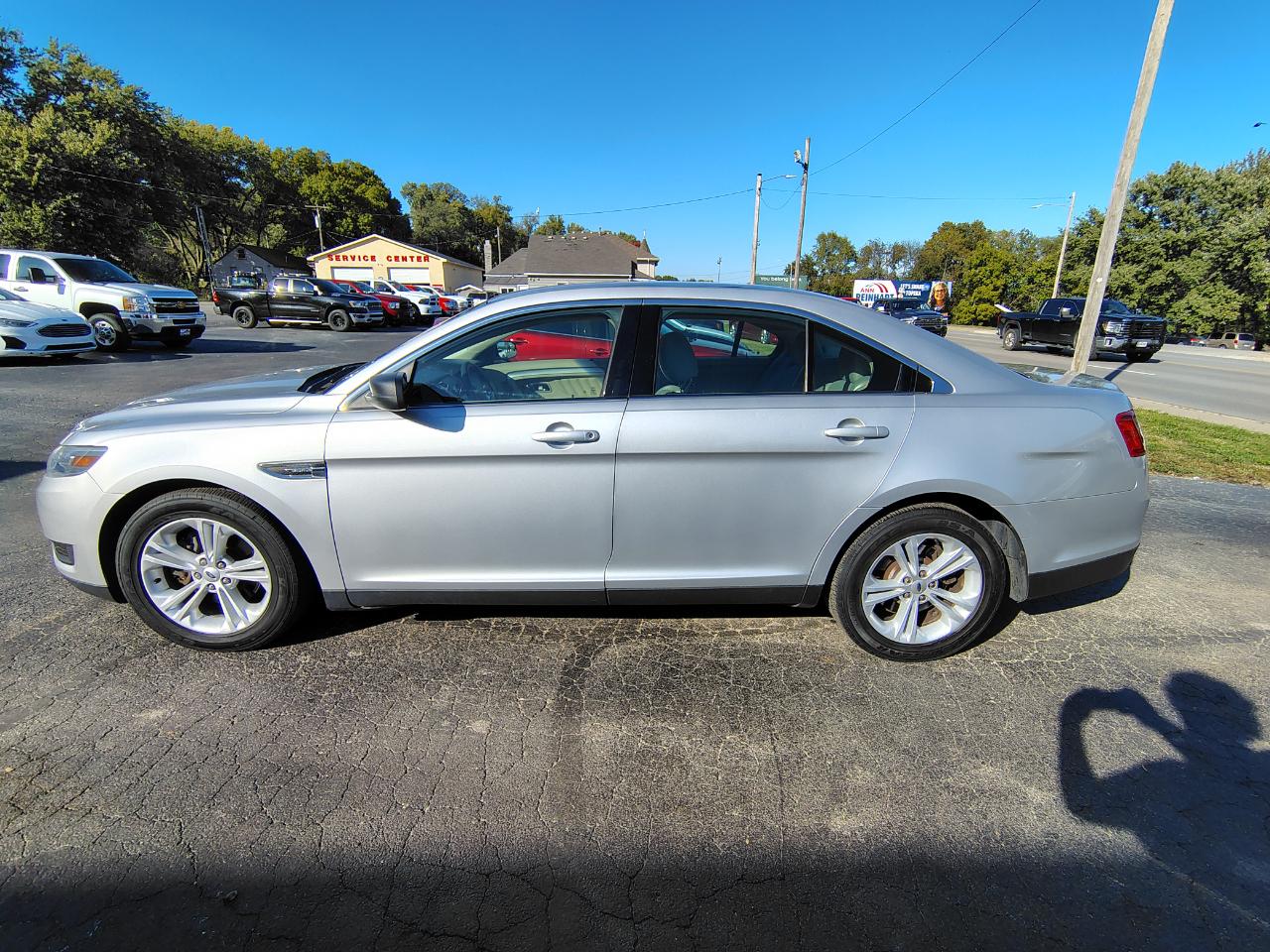 Ford Taurus SE FWD 2018
