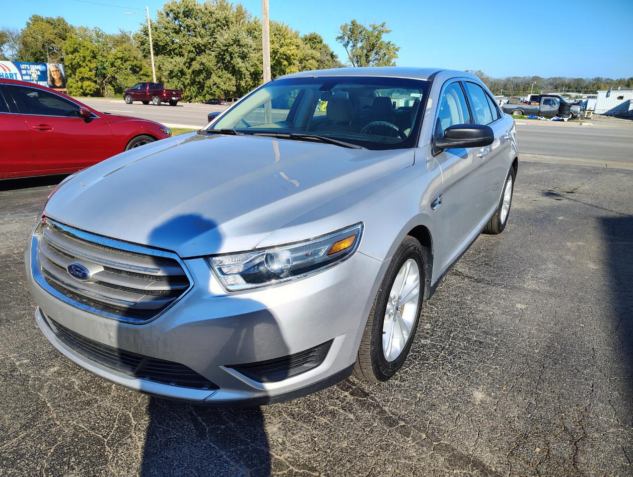Ford Taurus SE FWD 2018
