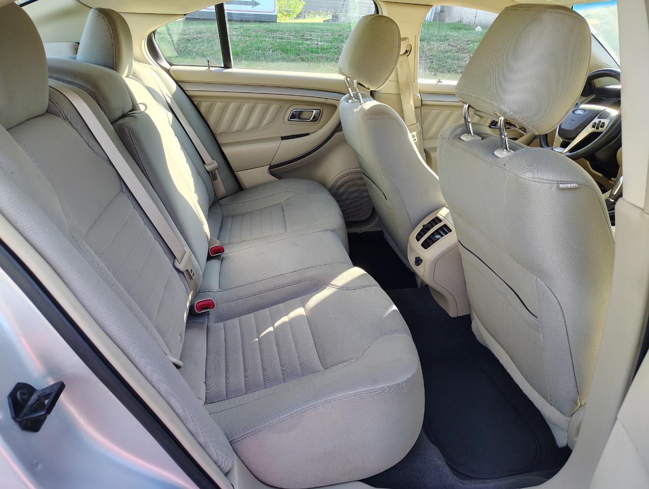 Ford Taurus SE FWD 2018