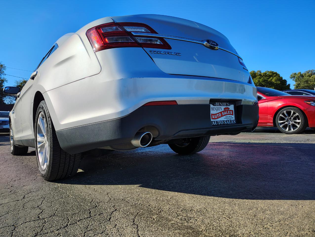 Ford Taurus SE FWD 2018