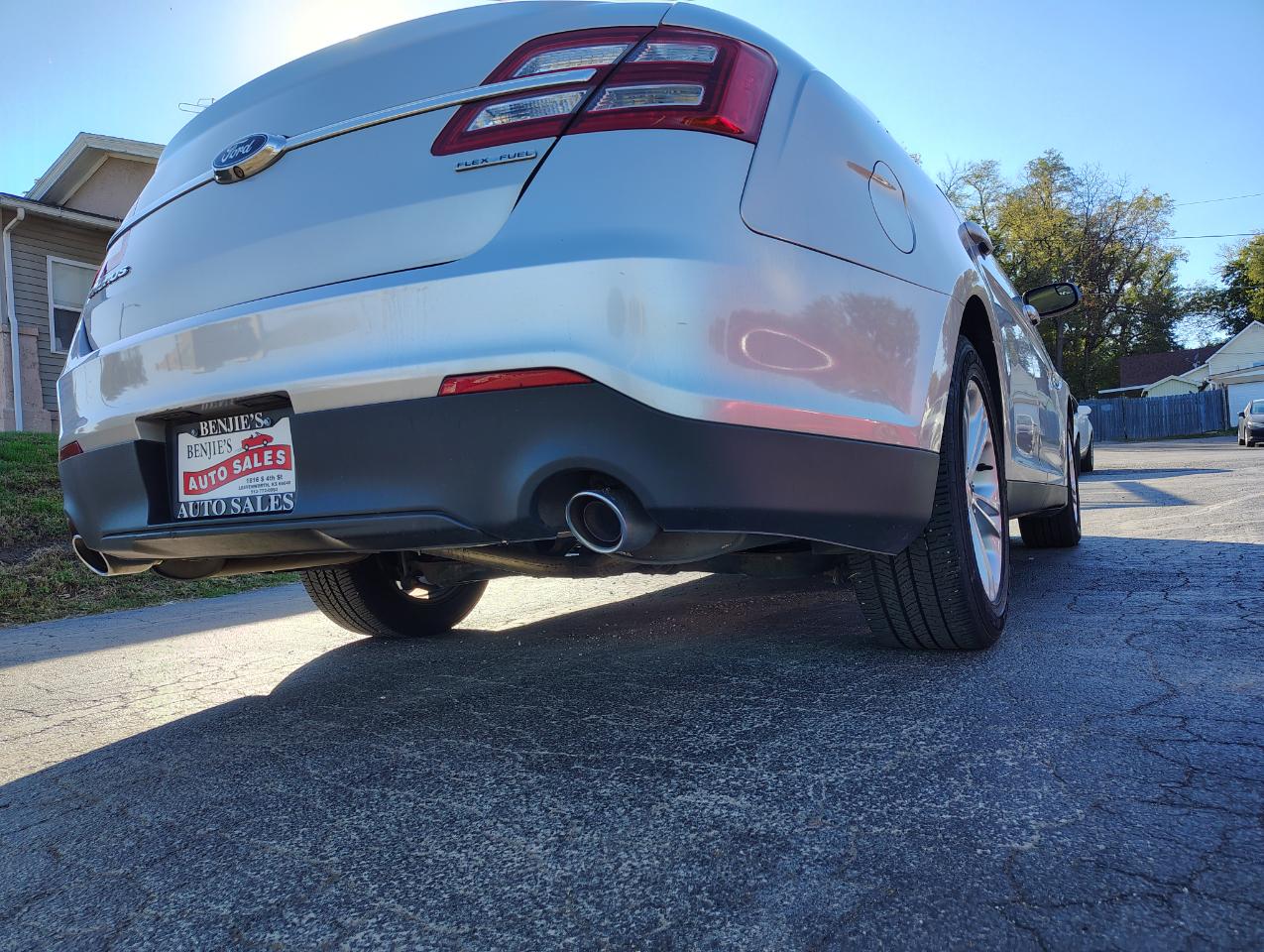 Ford Taurus SE FWD 2018