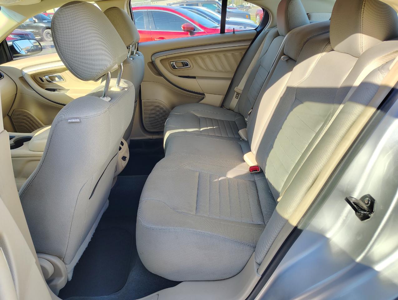 Ford Taurus SE FWD 2018