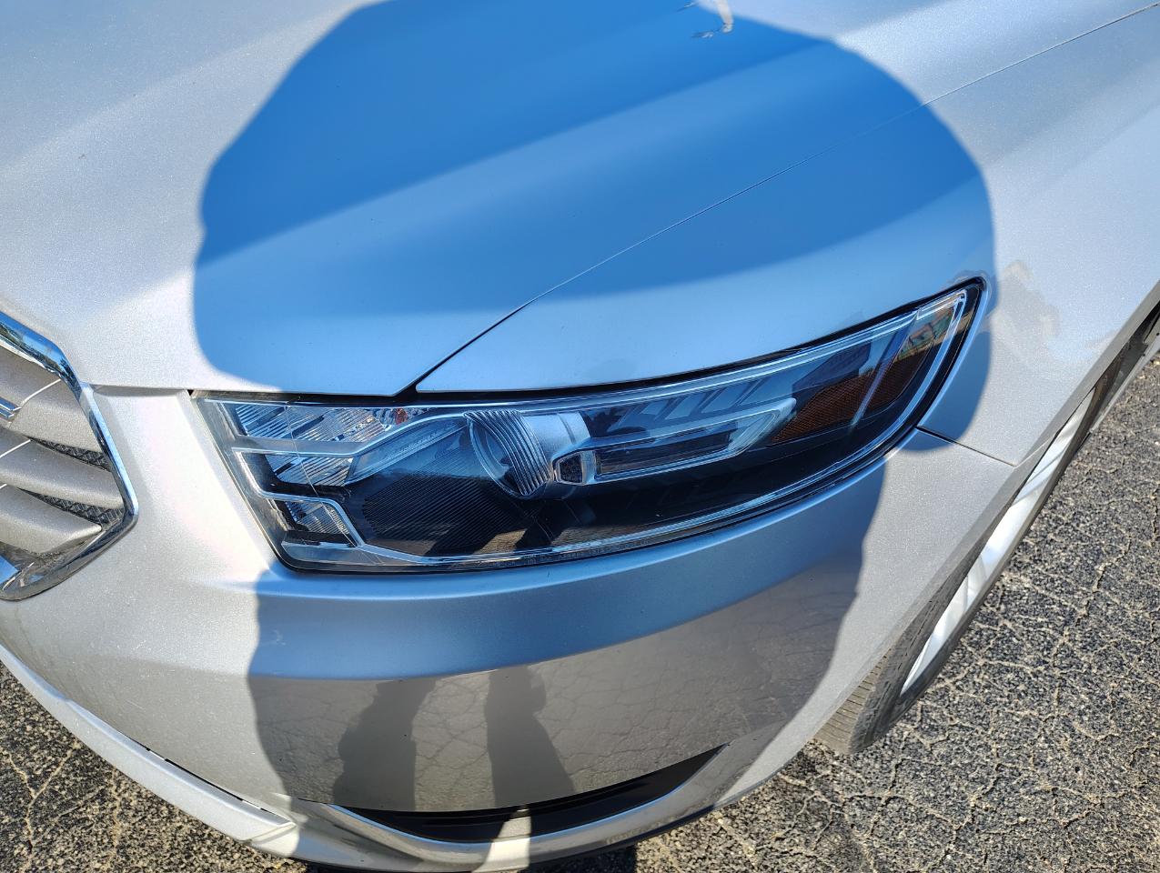 Ford Taurus SE FWD 2018