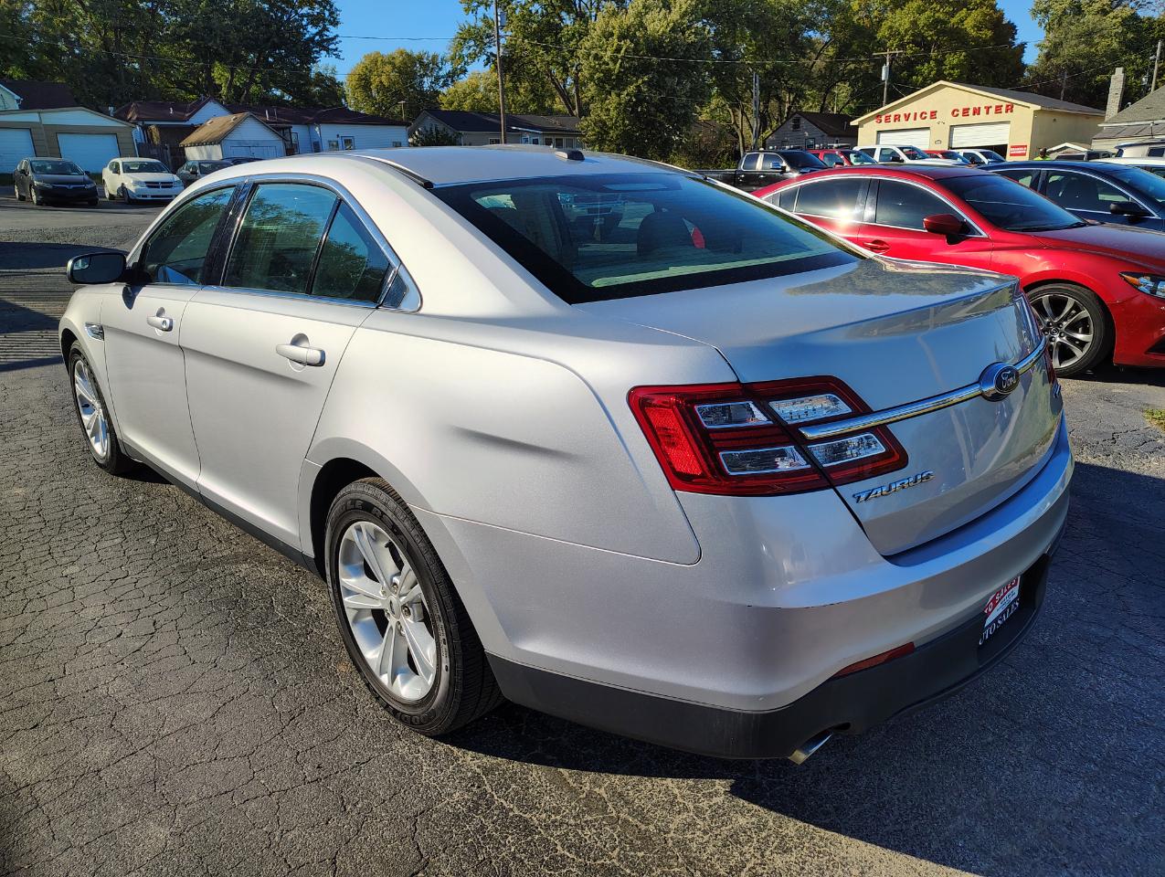 Ford Taurus SE FWD 2018