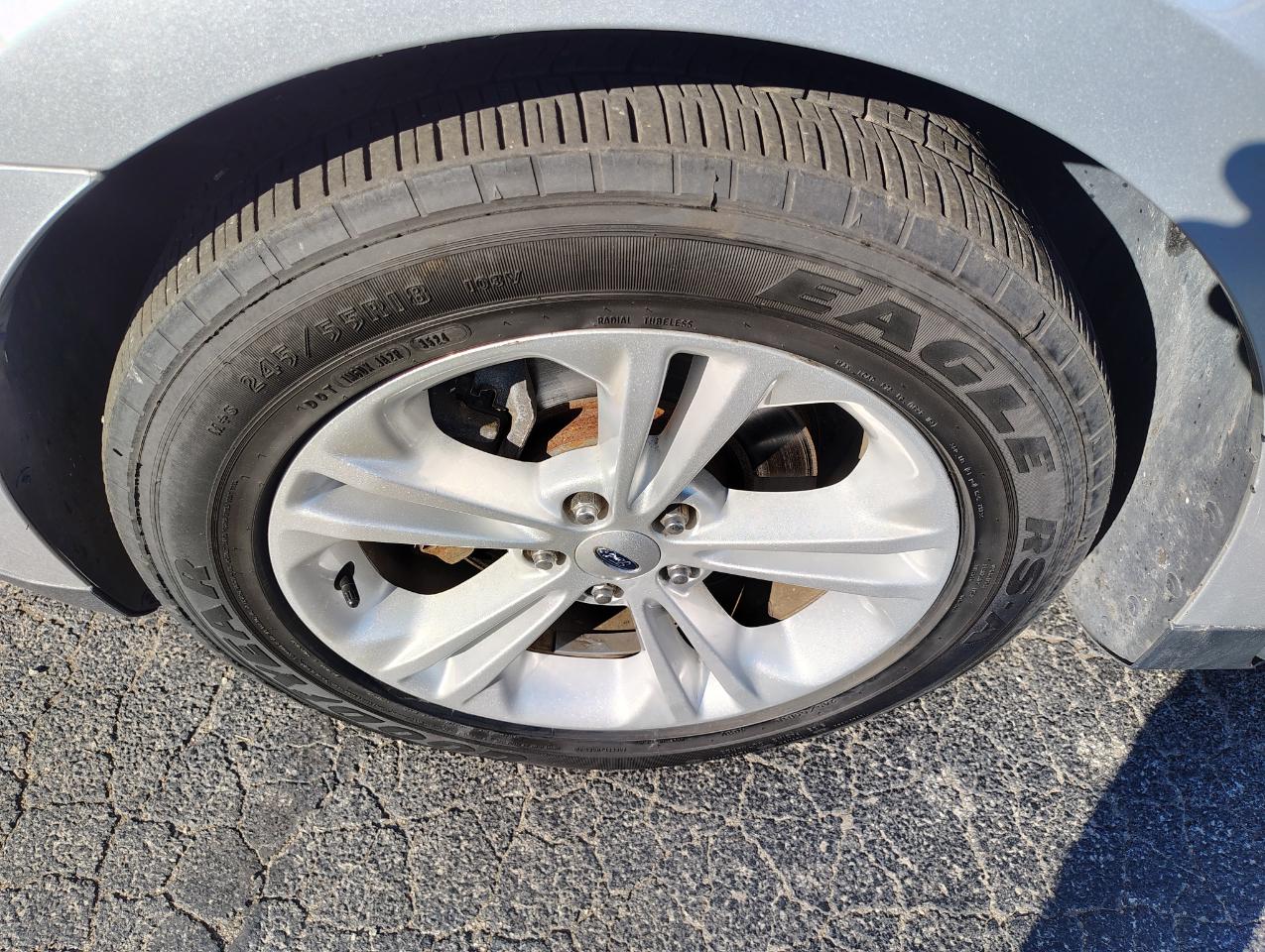 Ford Taurus SE FWD 2018