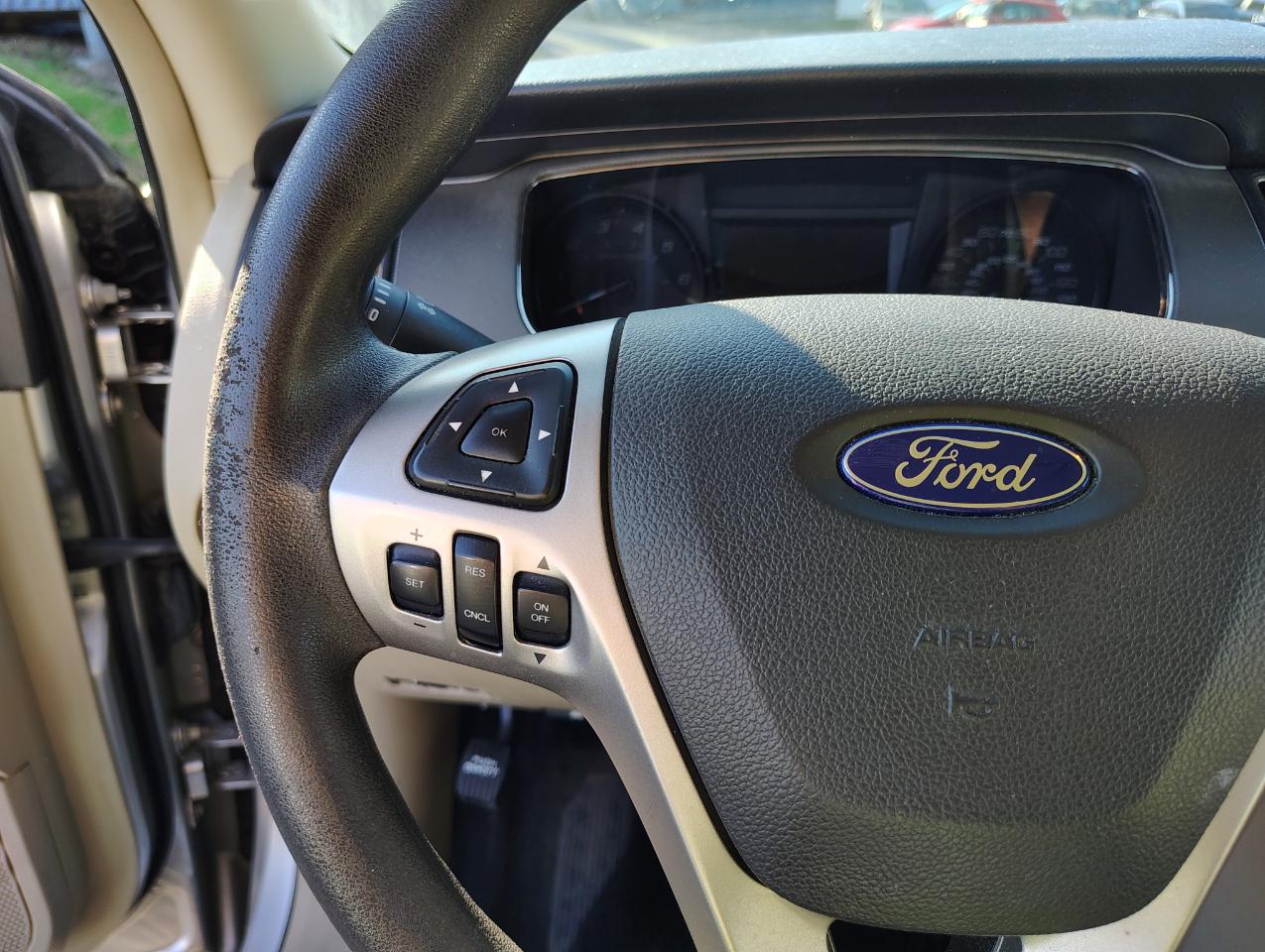 Ford Taurus SE FWD 2018