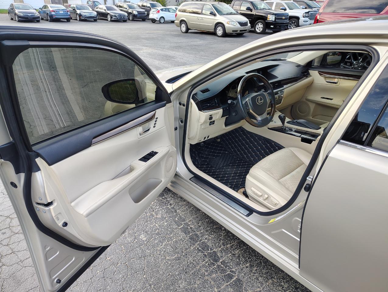 Lexus ES 350 Sedan 2014