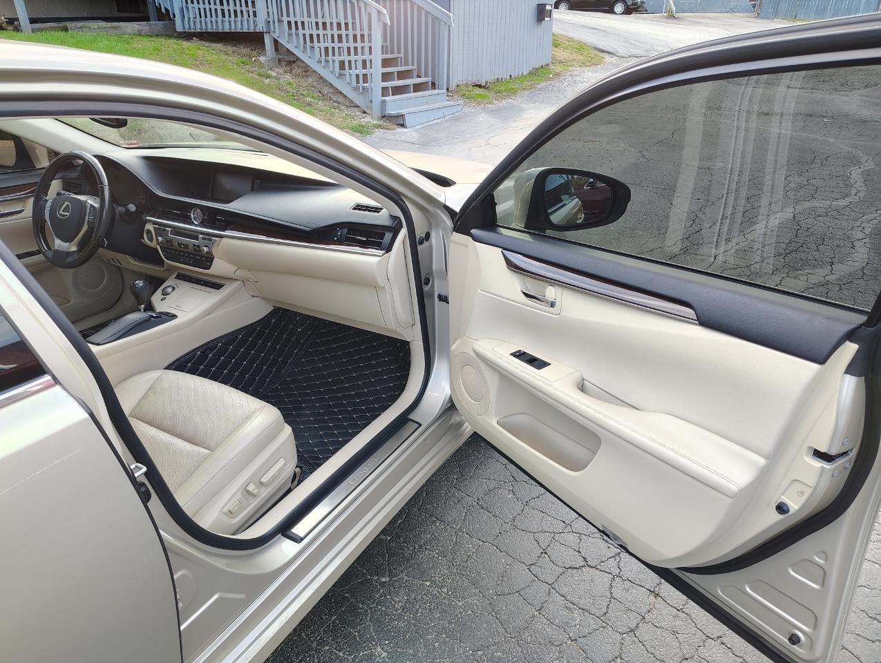 Lexus ES 350 Sedan 2014