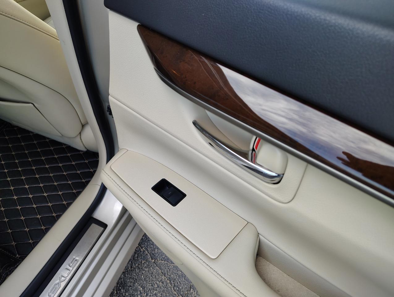 Lexus ES 350 Sedan 2014