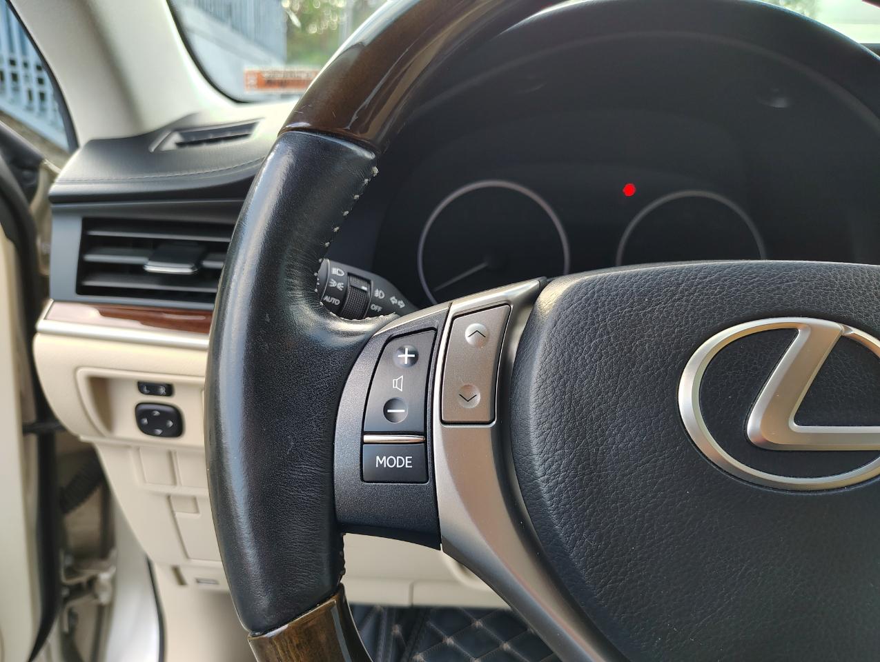 Lexus ES 350 Sedan 2014