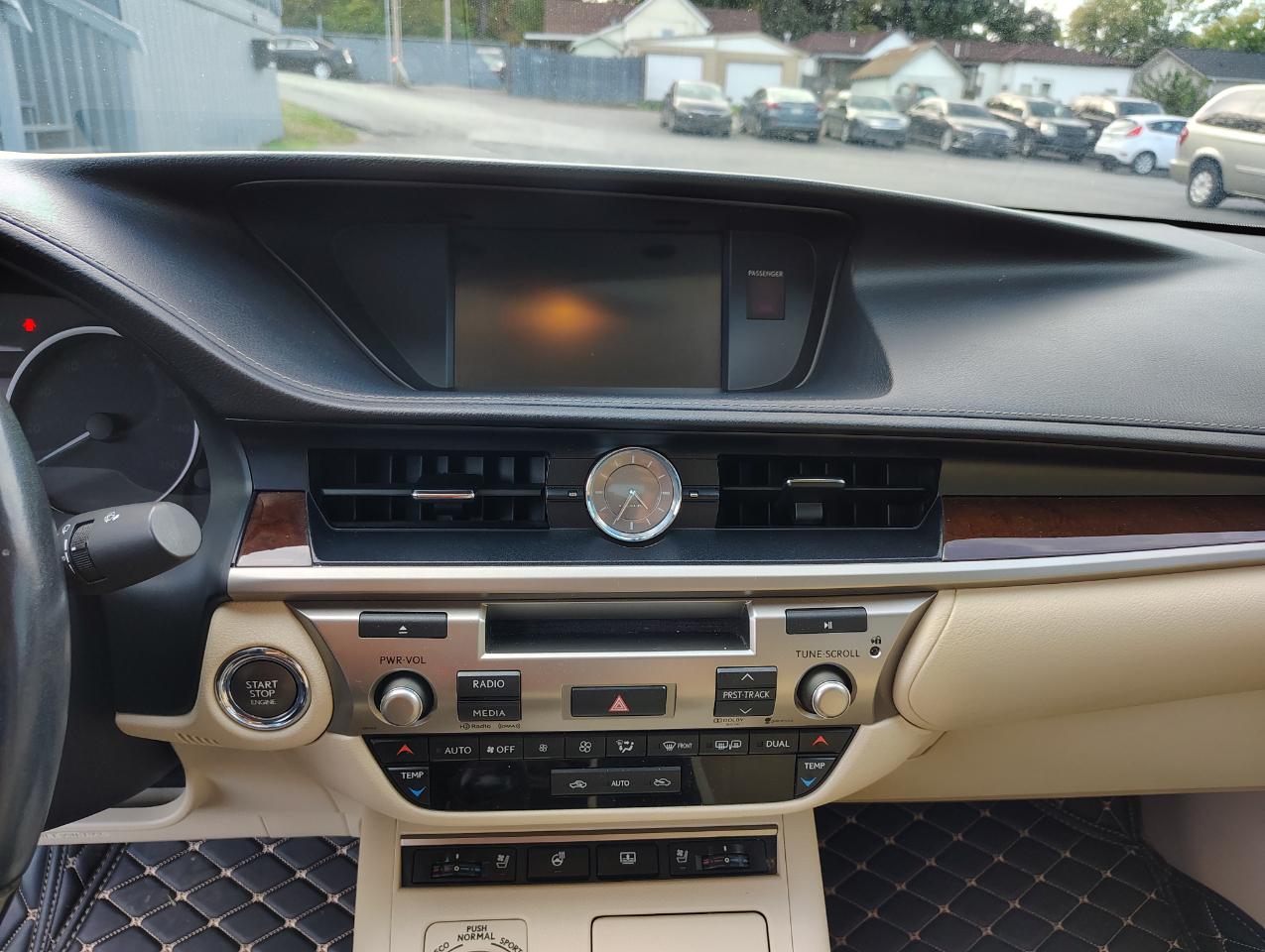 Lexus ES 350 Sedan 2014