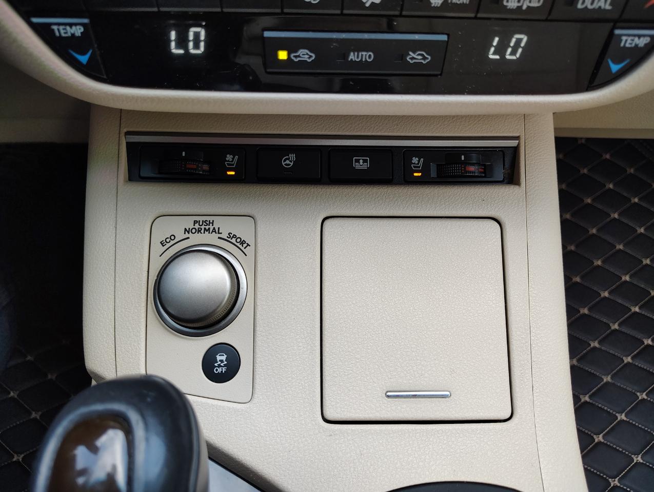 Lexus ES 350 Sedan 2014