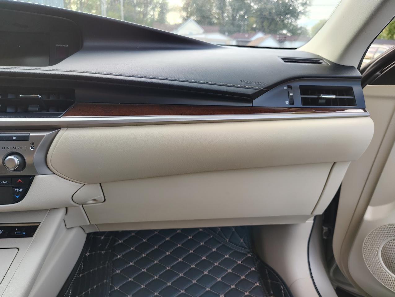 Lexus ES 350 Sedan 2014