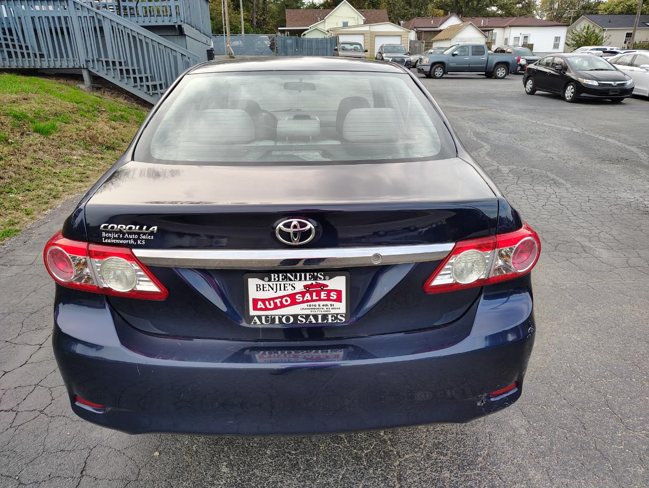 Toyota Corolla L 4-Speed AT 2012